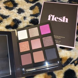 🆕 Flesh Fleshcolor 9 pan eyeshadow palette